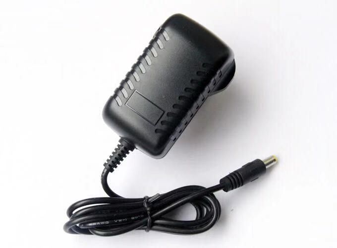 EU gereguleerde AC DC 9v voedingsadapter 1A 2A 24w 2000ma 12v PSU-voeding